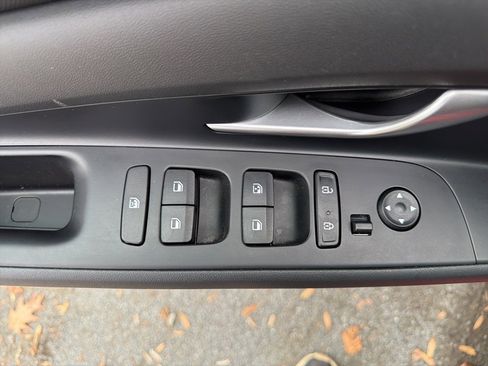 Certified 2022 Hyundai Elantra SEL image 17