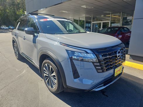 Used 2026 Nissan Pathfinder Platinum image 7