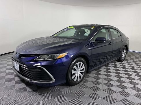 Used 2021 Toyota Camry LE FWD image 4