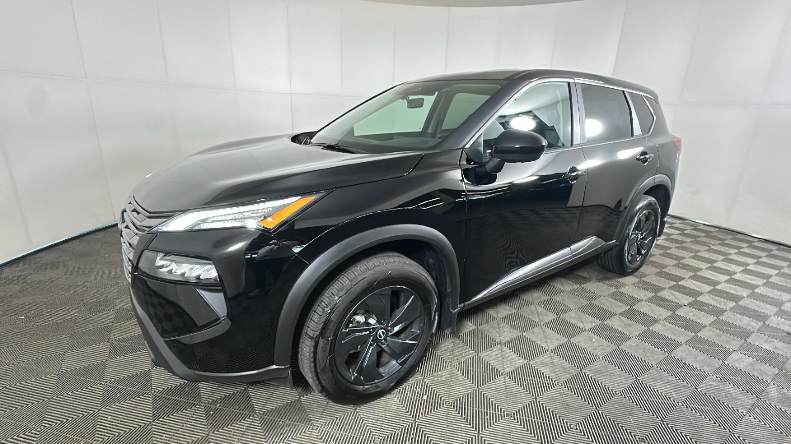 Certified 2026 Nissan Rogue SV w/ Cold Weather Package AWD/4WD image 8