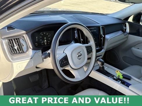 Used 2019 Volvo XC60 T5 Momentum image 15