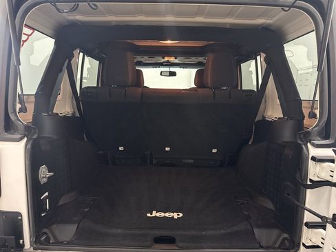 Used 2017 Jeep Wrangler Unlimited Sahara image 13
