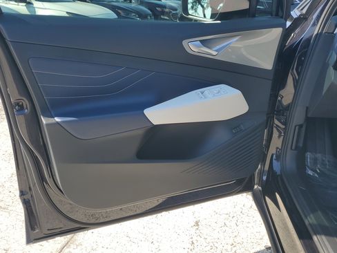 Used 2023 Volkswagen ID.4 Pro S image 17