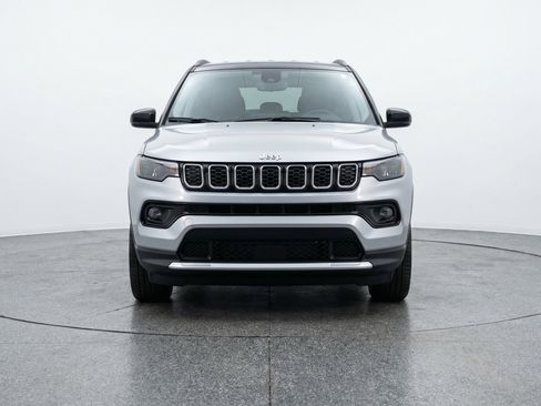 Used 2025 Jeep Compass Limited image 2