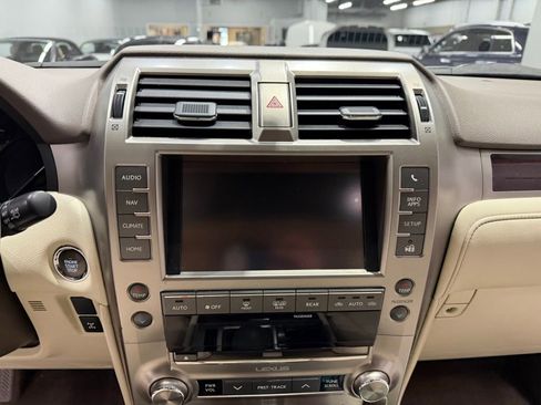 Used 2015 Lexus GX 460 w/ Premium Package image 41
