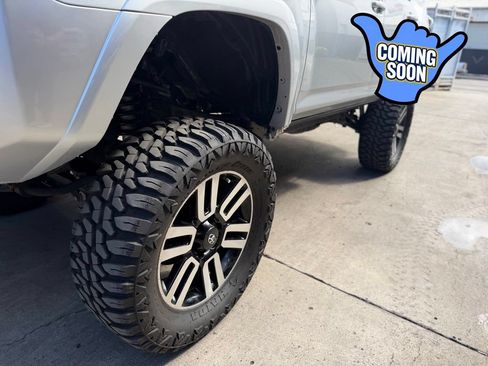 Used 2021 Toyota 4Runner SR5 Premium RWD image 8