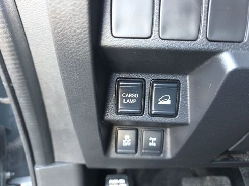 Used 2024 Nissan Frontier PRO-4X AWD/4WD image 17