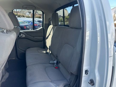Used 2014 Nissan Frontier SV w/ SV Value Truck Package image 23