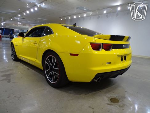 Used 2010 Chevrolet Camaro SS w/ RS Package image 9