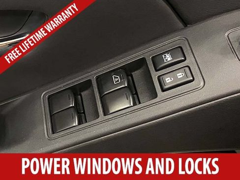Used 2024 Nissan Frontier SL w/ Technology Package AWD/4WD image 9