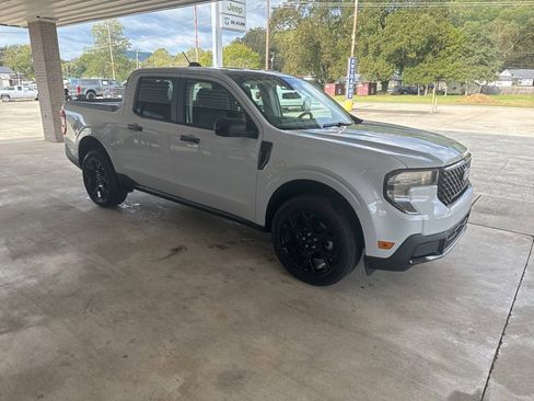 New 2025 Ford Maverick XLT w/ XLT Luxury Package image 3
