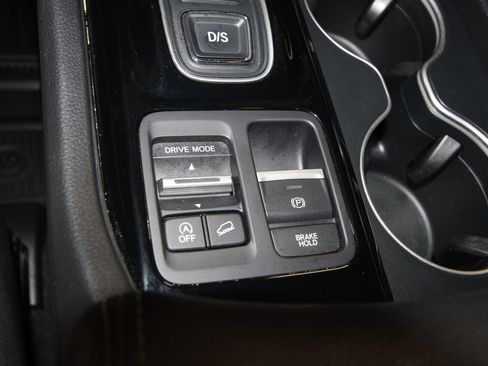 Used 2024 Honda Pilot Elite image 18