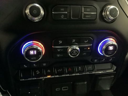 Used 2021 GMC Sierra 1500 AT4 w/ AT4 Preferred Package AWD/4WD image 44