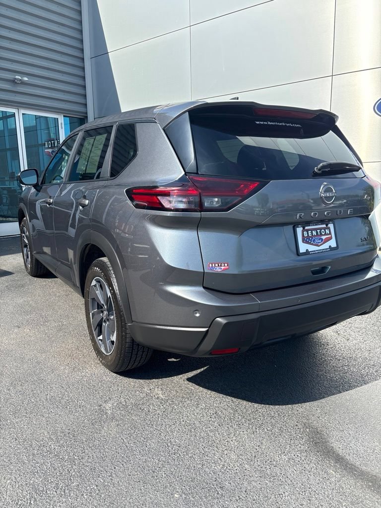 Used 2024 Nissan Rogue SV FWD image 7