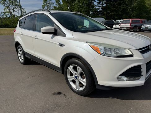 Used 2016 Ford Escape SE w/ Equipment Group 201A FWD image 12