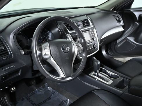 Used 2017 Nissan Altima 2.5 SR w/ Midnight Edition Package image 11