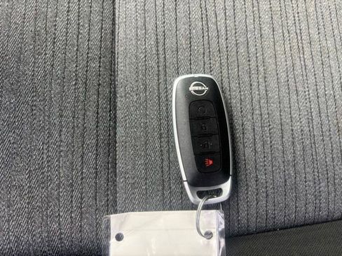 Used 2023 Nissan Rogue SV image 20