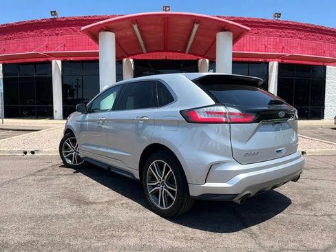 Used 2019 Ford Edge Titanium w/ Equipment Group 301A FWD image 4