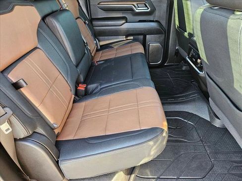 Used 2024 Chevrolet Silverado 1500 High Country w/ High Country Premium Package AWD/4WD image 17