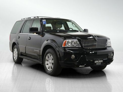Used 2004 Lincoln Navigator Ultimate AWD/4WD image 7