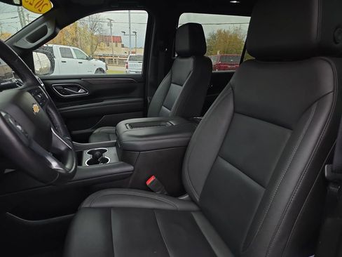 Used 2023 Chevrolet Suburban LT w/ LT Signature Plus Package image 18