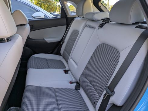 Certified 2022 Hyundai Kona SE image 15