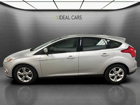 Used 2014 Ford Focus SE w/ SE Winter Package FWD image 8