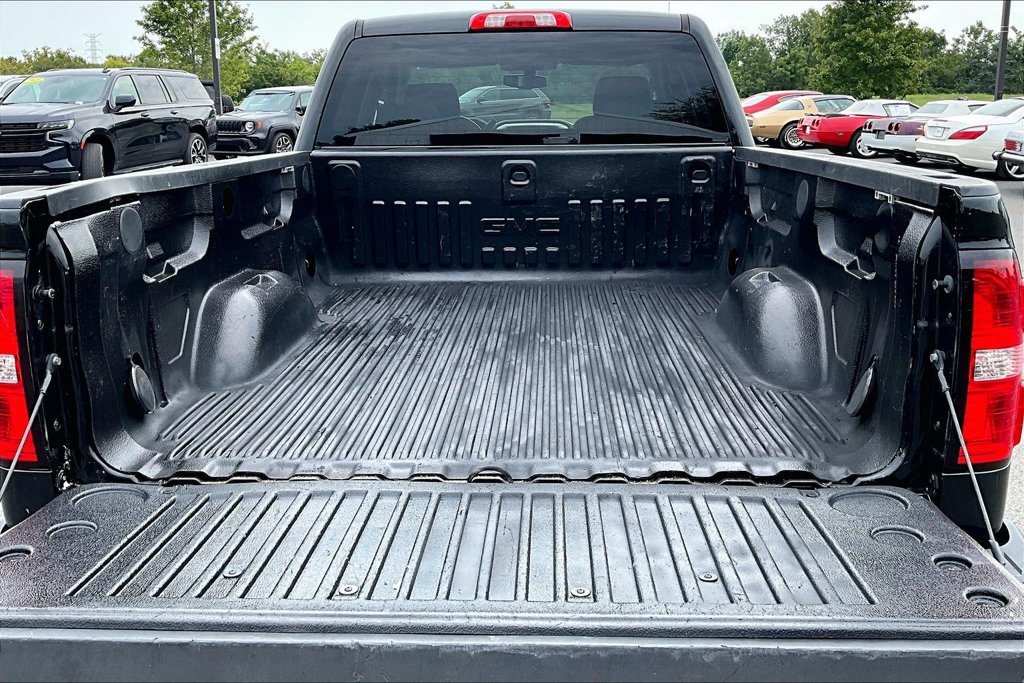 Used 2018 GMC Sierra 1500 SLE w/ SLE Value Package AWD/4WD image 9