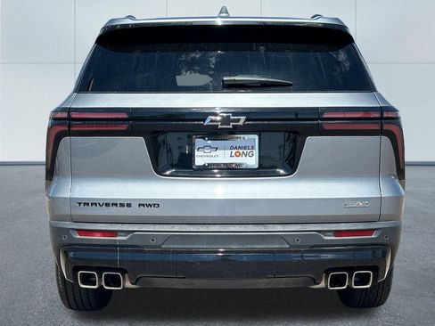 Used 2025 Chevrolet Traverse LT w/ Midnight/Sport Edition AWD/4WD image 4