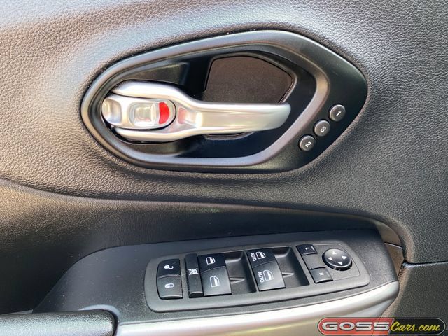 Used 2022 Jeep Cherokee Limited w/ Mopar Interior Package AWD/4WD image 25