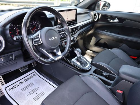 Used 2023 Kia Forte GT-Line w/ GT-Line Premium Package FWD image 8