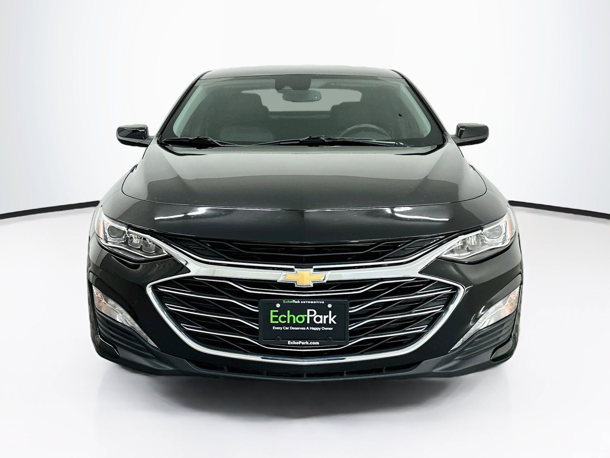 Used 2024 Chevrolet Malibu LT FWD image 2