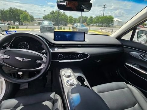 Used 2025 Genesis GV70 2.5T AWD/4WD image 10