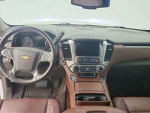 Used 2018 Chevrolet Suburban Premier AWD/4WD image 23