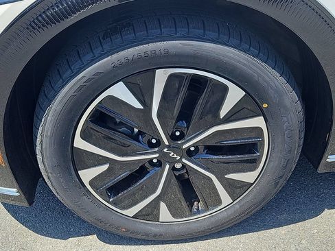 Certified 2024 Kia EV6 Wind AWD/4WD image 7