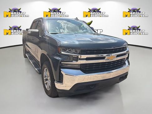 Used 2019 Chevrolet Silverado 1500 LT w/ Convenience Package AWD/4WD image 3