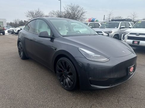 Used 2024 Tesla Model Y Performance image 9