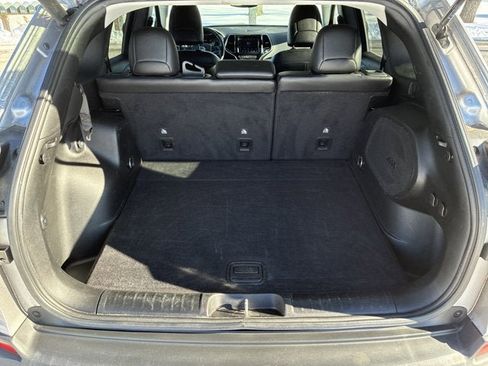 Used 2019 Jeep Cherokee Limited image 16