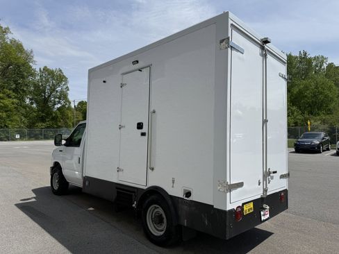 Used 2023 Ford E-350 and Econoline 350 Super Duty w/ Power Windows & Locks Group RWD image 5