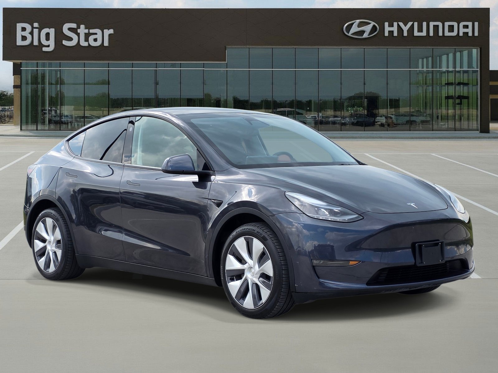 Used 2024 Tesla Model Y Long Range AWD/4WD image 6