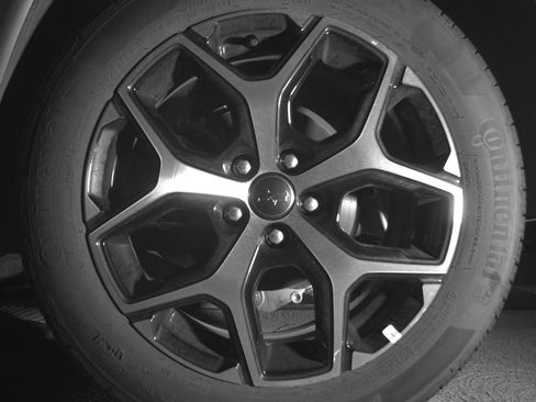 Used 2025 Jeep Compass Limited image 14