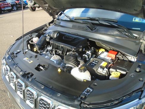 Certified 2024 Jeep Compass Limited w/ Sun and Sound Group image 21