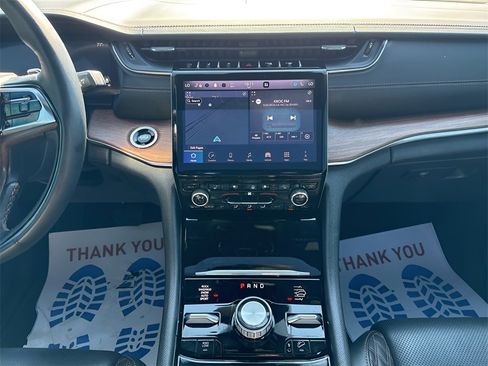 Used 2024 Jeep Grand Cherokee L Summit w/ High Altitude Package image 14