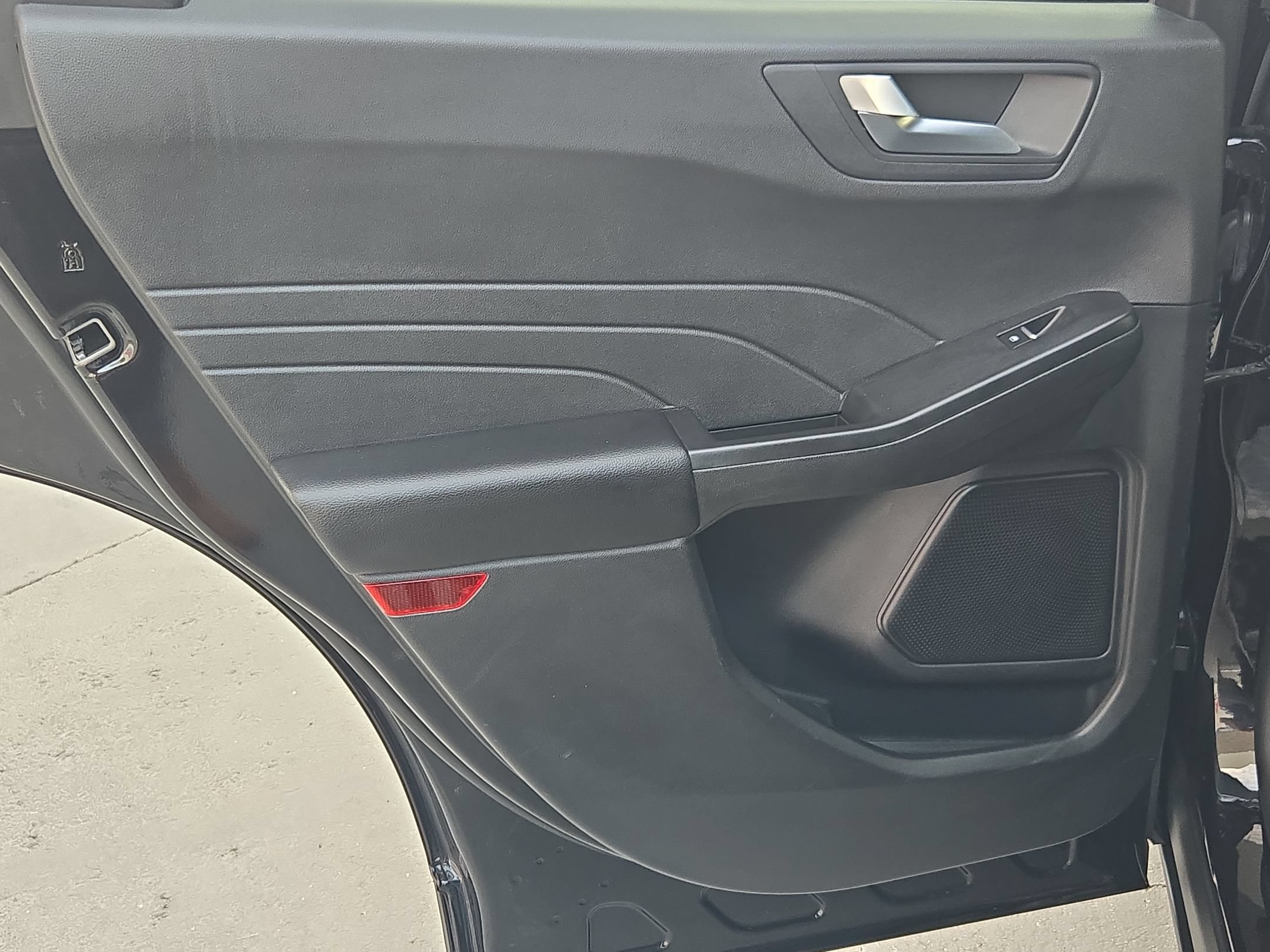Used 2025 Ford Escape ST-Line FWD image 32