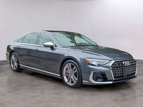 Certified 2023 Audi S8 AWD/4WD image 3