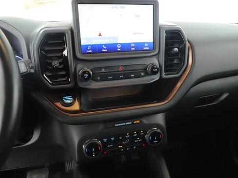 Used 2024 Ford Bronco Sport Outer Banks w/ Tech Package AWD/4WD image 11