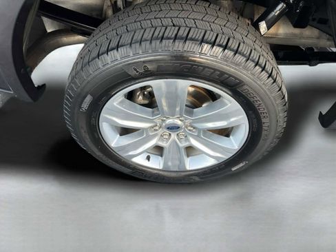 Used 2020 Ford F150 Platinum w/ Equipment Group 701A Luxury image 9