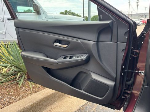 Used 2025 Nissan Sentra SV FWD image 15