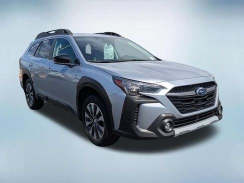 Used 2025 Subaru Outback Limited w/ Popular Package #2 AWD/4WD image 9