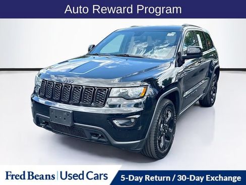 Used 2019 Jeep Grand Cherokee Laredo AWD/4WD image 3